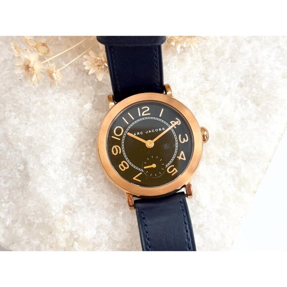 Marc Jacobs 251709 Blue Leather Strap Vintage Ladies Wristwatch - 35mm - WORKS! - Picture 2 of 10